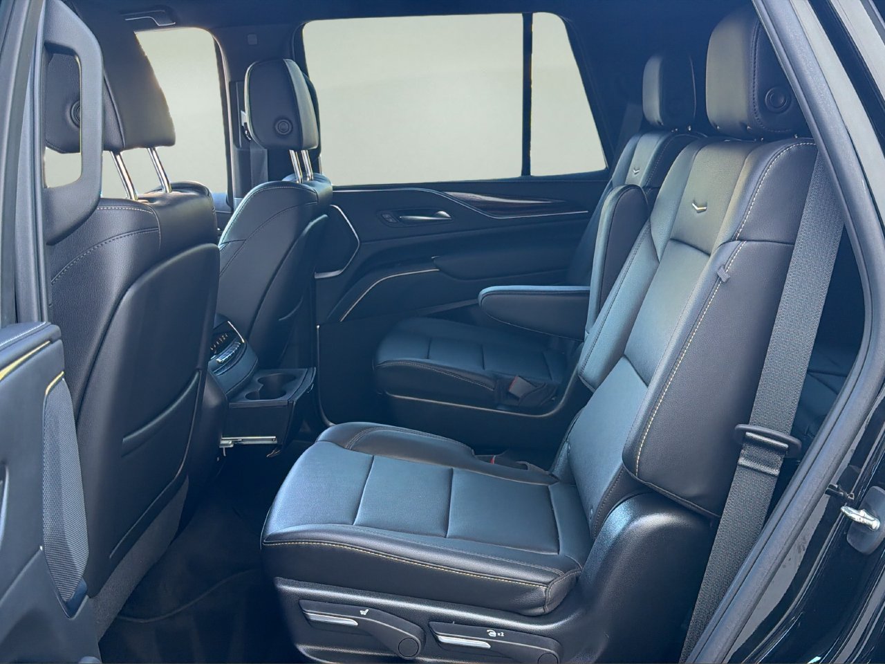 Used 2023 Cadillac Escalade Luxury RWD image 13