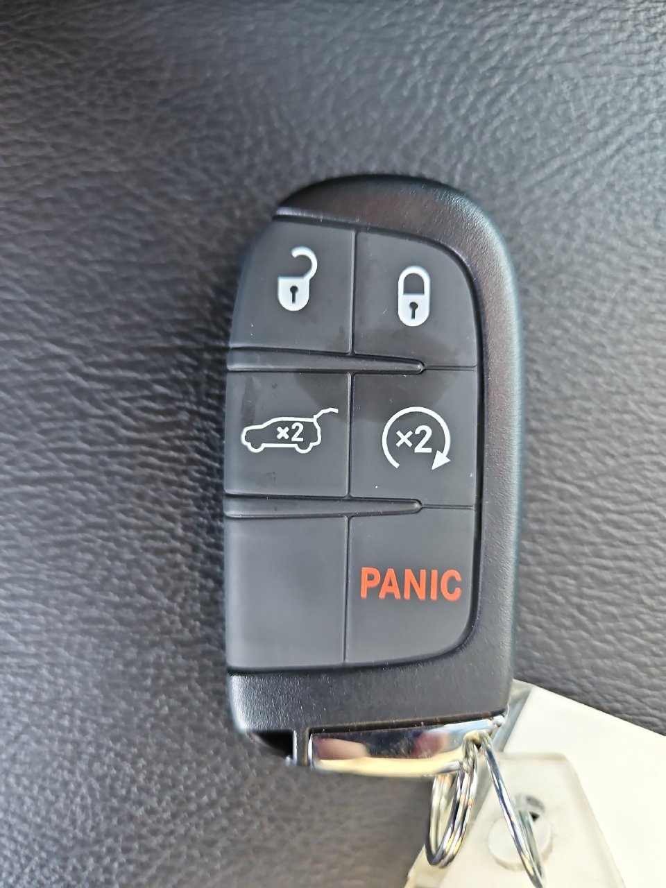 New 2026 Jeep Compass Latitude w/ Sun and Sound Group AWD/4WD image 31