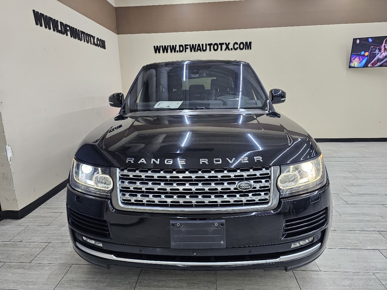 Used 2016 Land Rover Range Rover HSE image 3