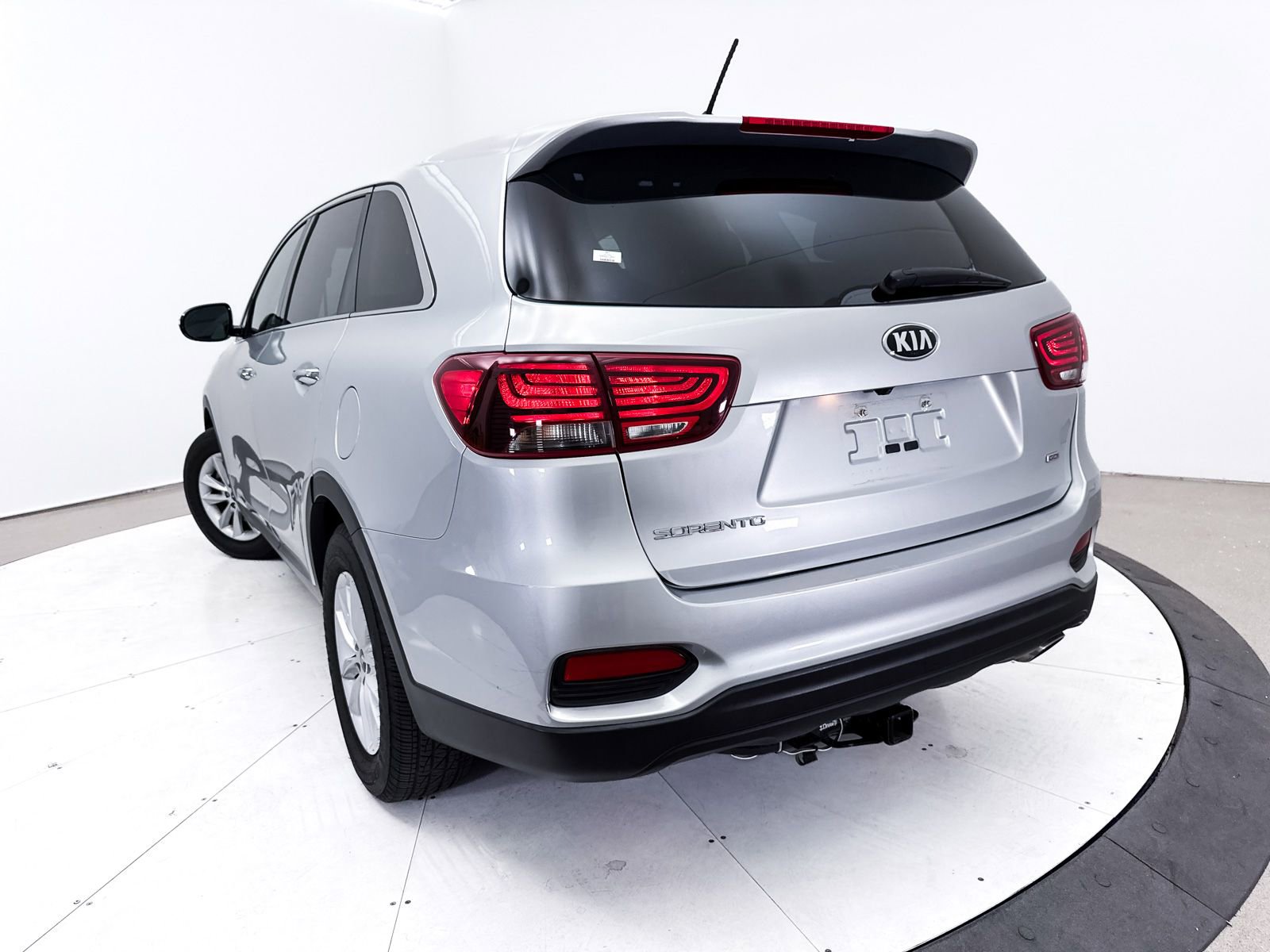 Used 2019 Kia Sorento LX image 7