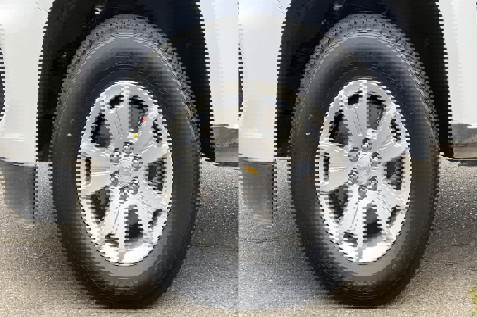 Used 2022 Chevrolet Colorado LT w/ Fleet Safety Package image 28