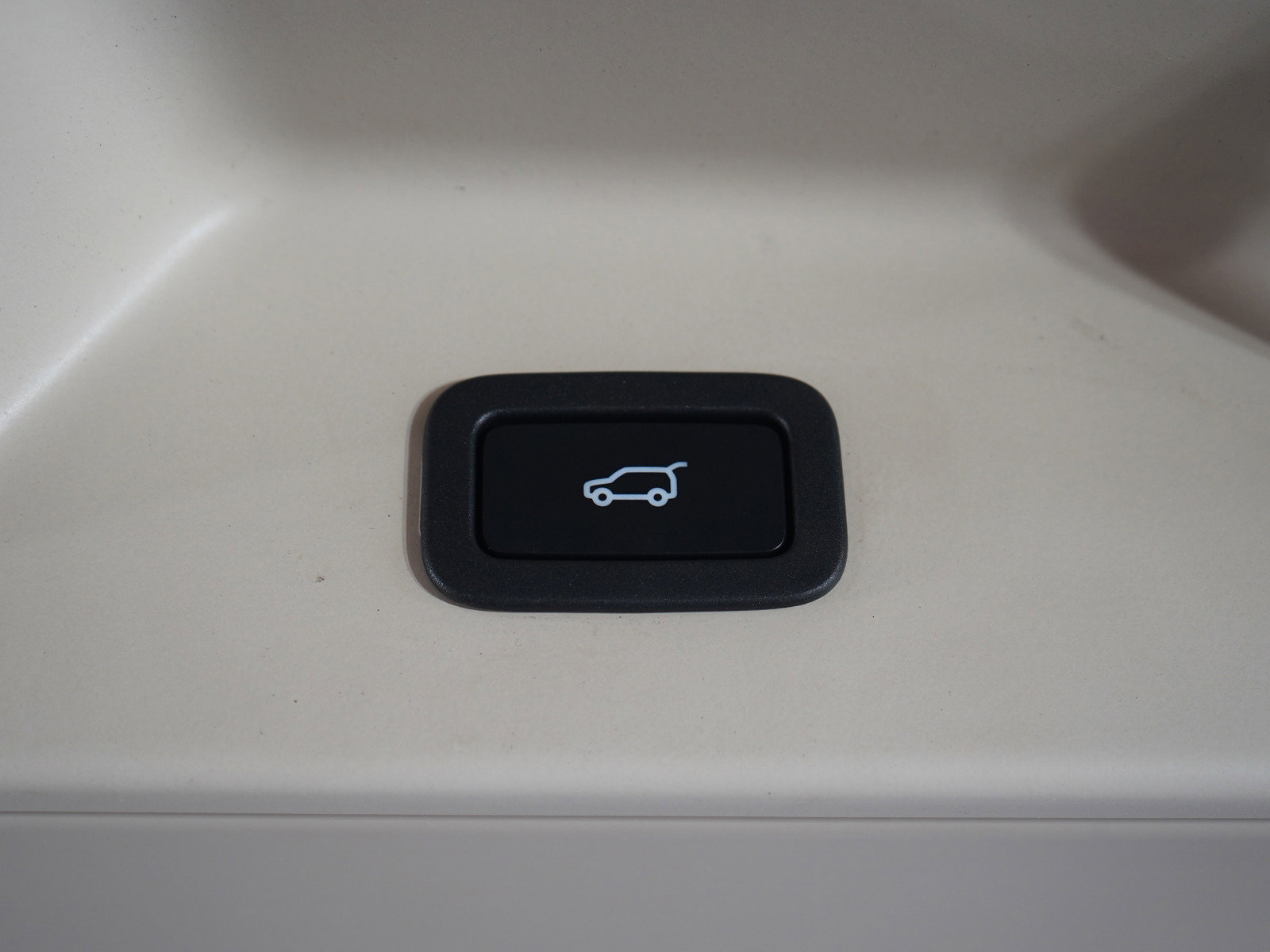 Used 2020 Land Rover Range Rover HSE image 19