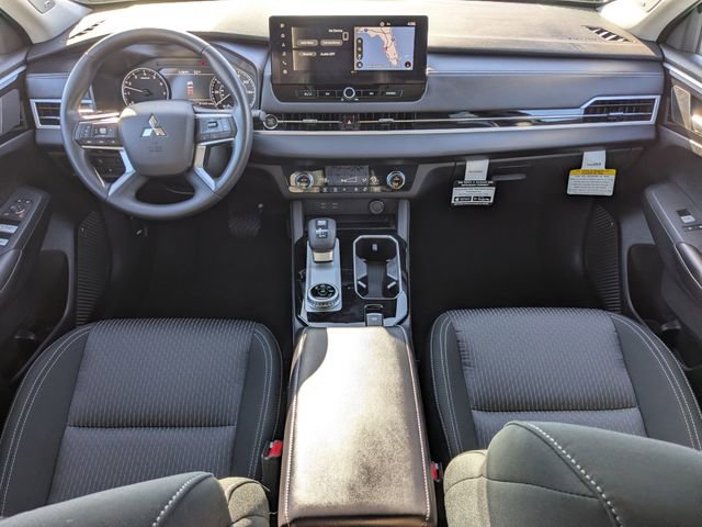 New 2025 Mitsubishi Outlander ES image 14