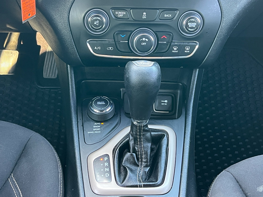 Used 2016 Jeep Cherokee Sport w/ Cold Weather Group image 23