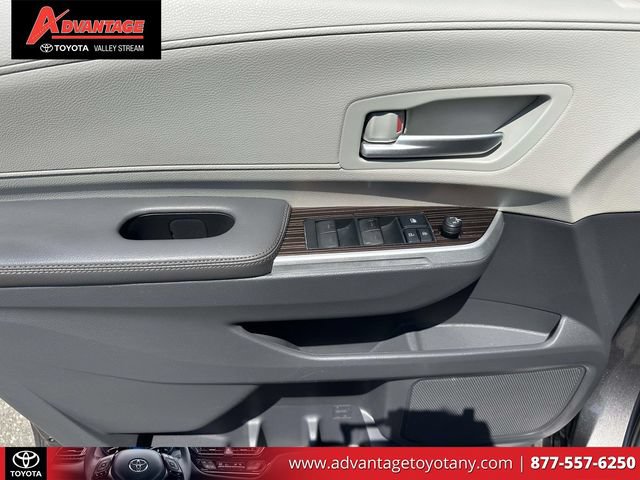 Used 2021 Toyota Sienna XLE AWD/4WD image 19