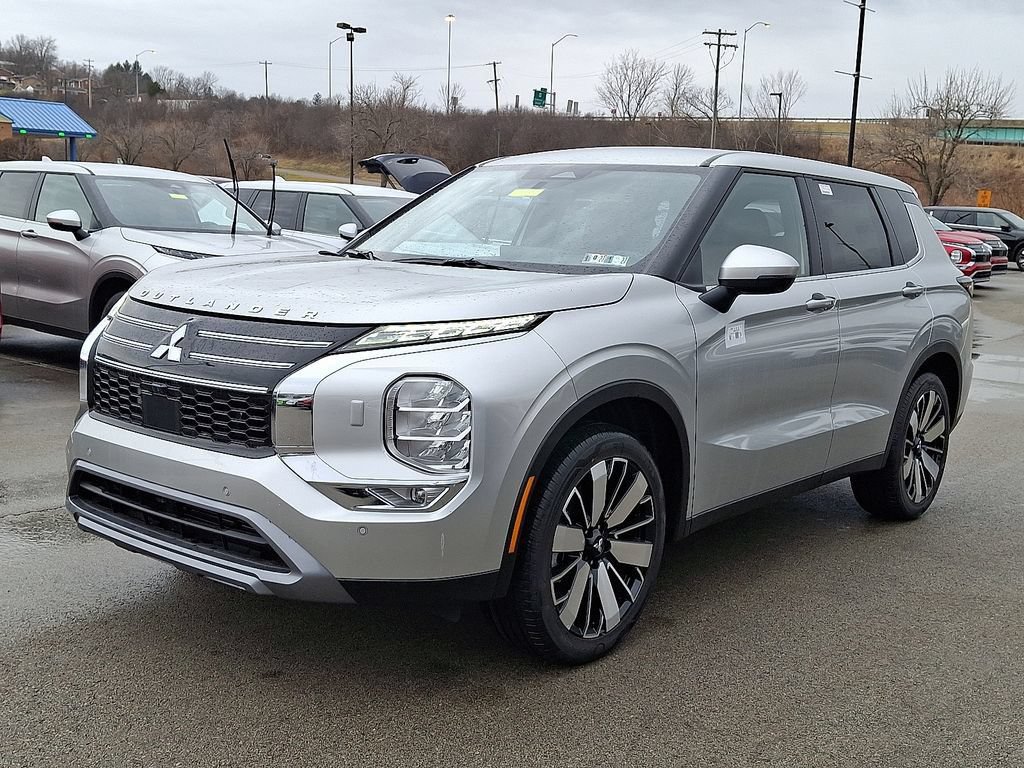 New 2026 Mitsubishi Outlander SE AWD/4WD image 2