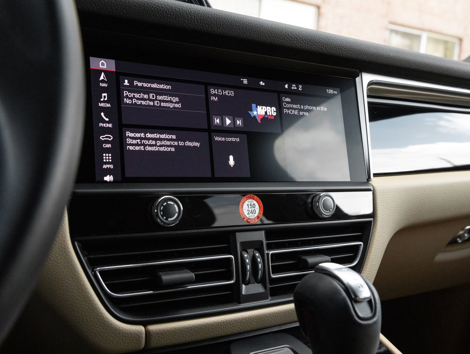 Certified 2023 Porsche Macan AWD/4WD image 25