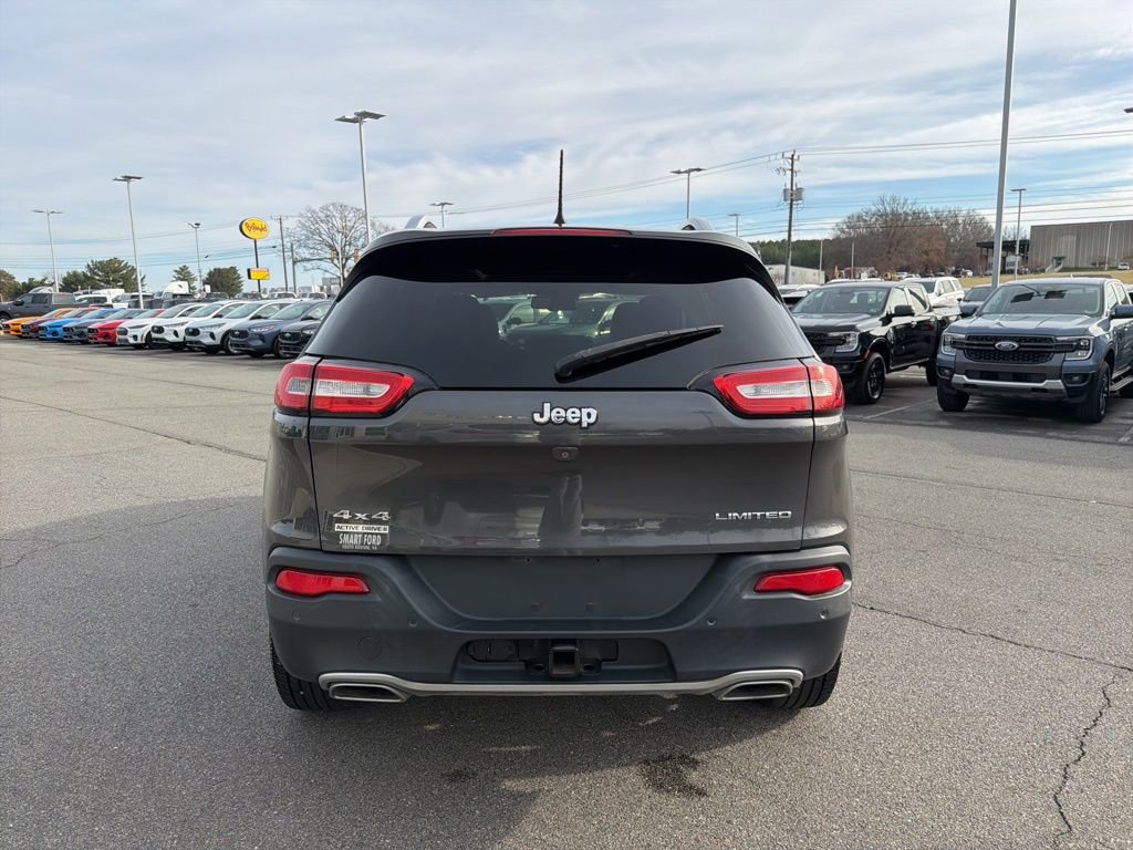 Used 2016 Jeep Cherokee Limited w/ Luxury Group image 4