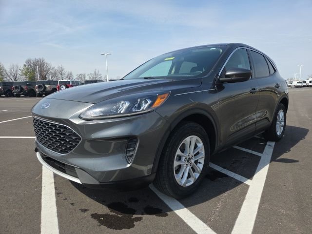 Certified 2020 Ford Escape SE image 2