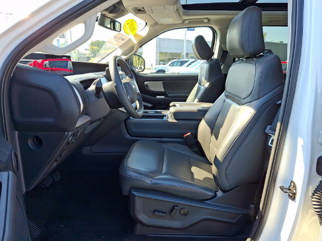 Certified 2025 Ford Expedition Active AWD/4WD image 17