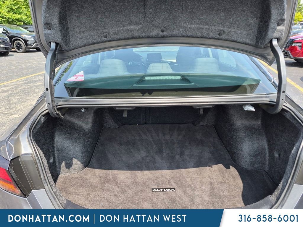 Used 2025 Nissan Altima 2.5 SV FWD image 4