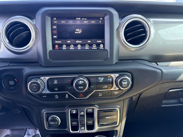 Used 2018 Jeep Wrangler Unlimited Sahara AWD/4WD image 23