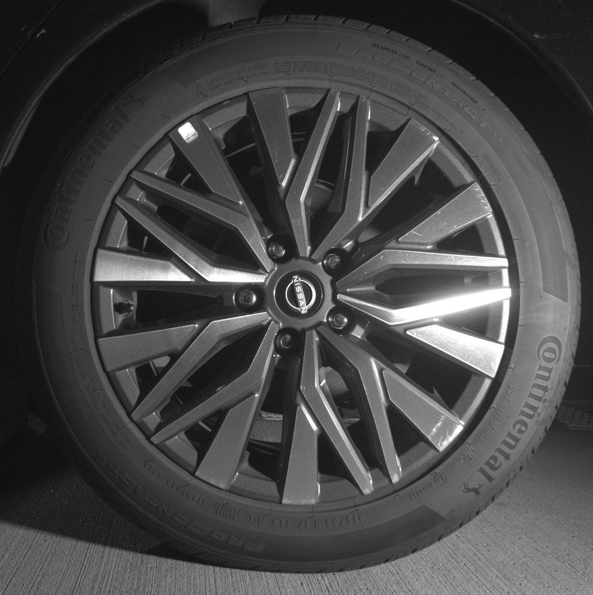 Used 2025 Nissan Altima 2.5 SV FWD image 14