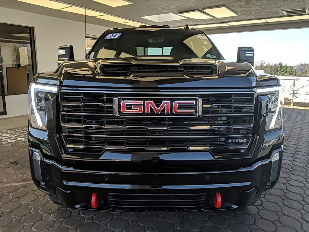 Used 2024 GMC Sierra 2500 AT4 w/ AT4 Premium Plus Package image 2