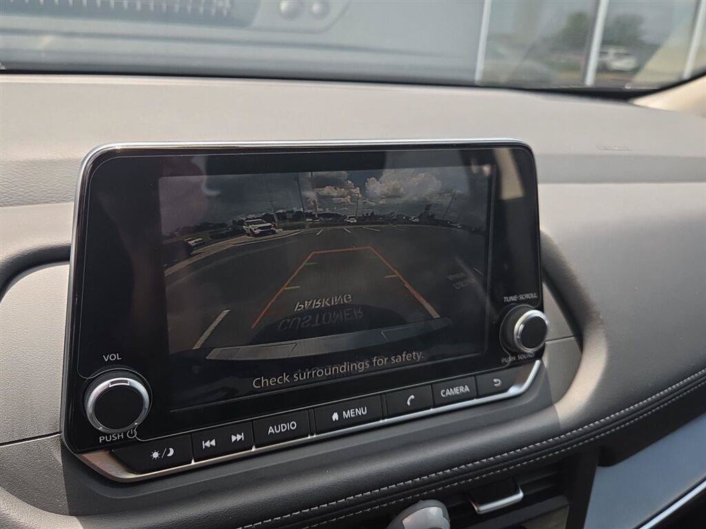 Used 2026 Nissan Rogue SV FWD image 9