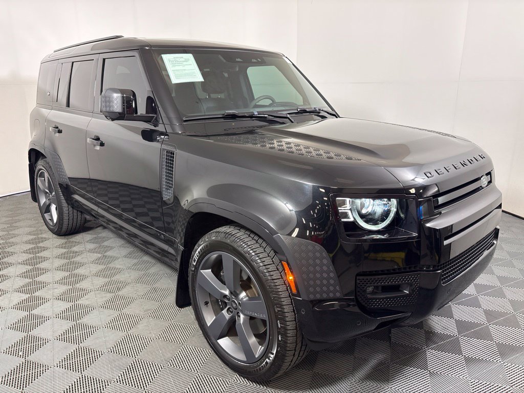 Used 2023 Land Rover Defender 110 V8 AWD/4WD image 4