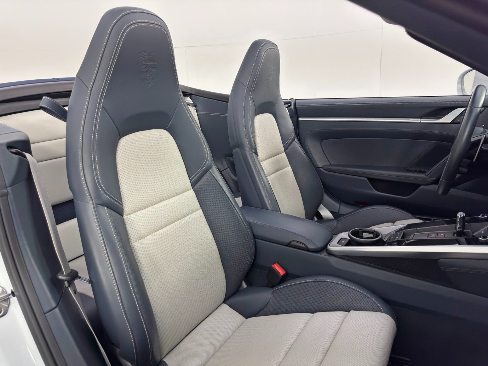 Used 2022 Porsche 911 Carrera image 34