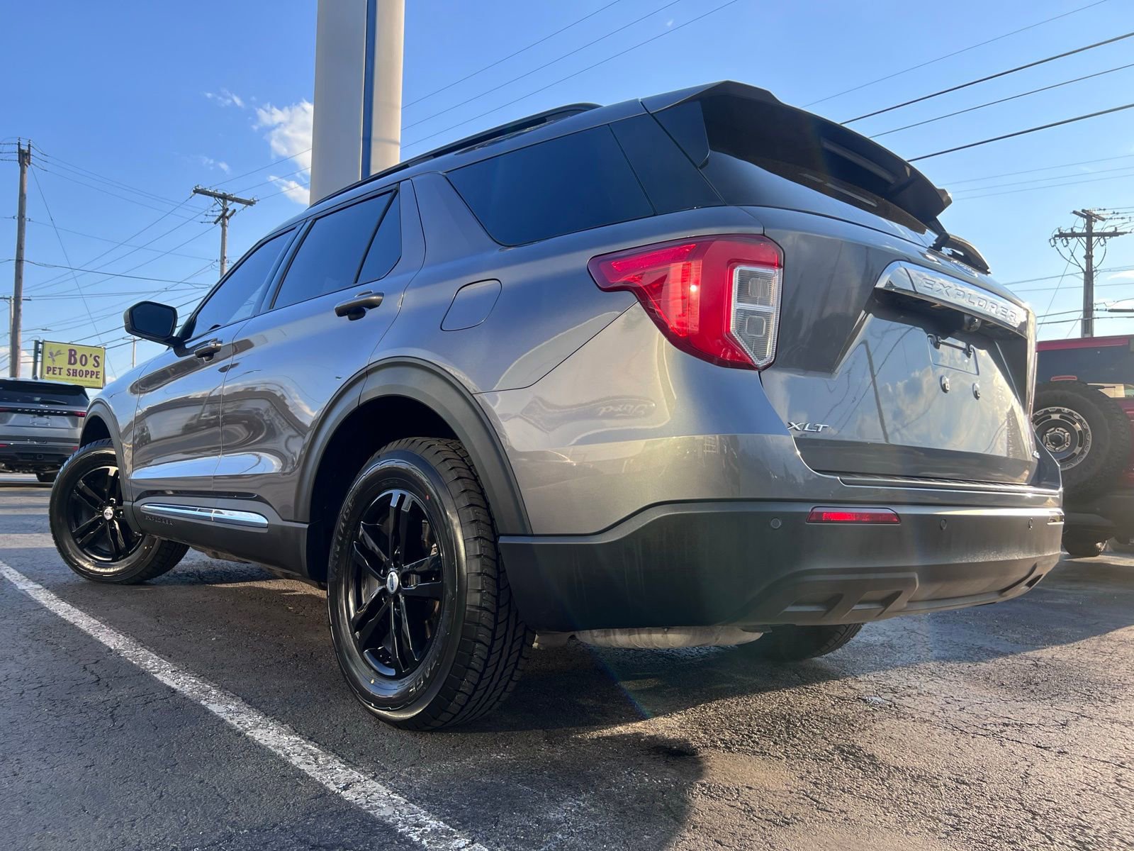 Used 2022 Ford Explorer XLT AWD/4WD image 13