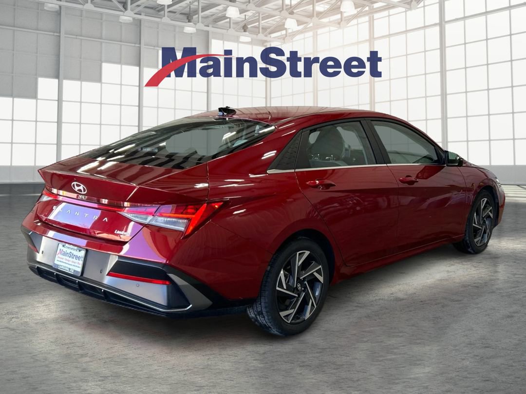 Used 2024 Hyundai Elantra Limited image 5