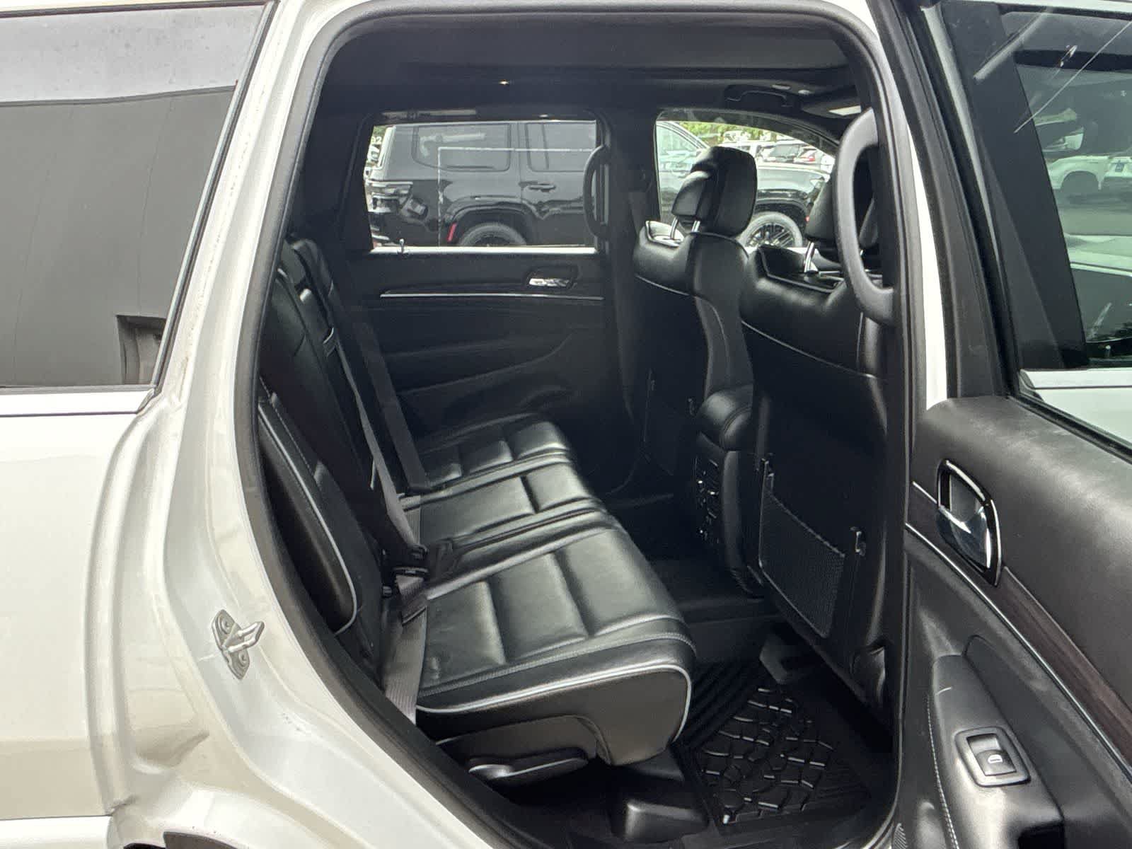 Certified 2021 Jeep Grand Cherokee Overland AWD/4WD image 10