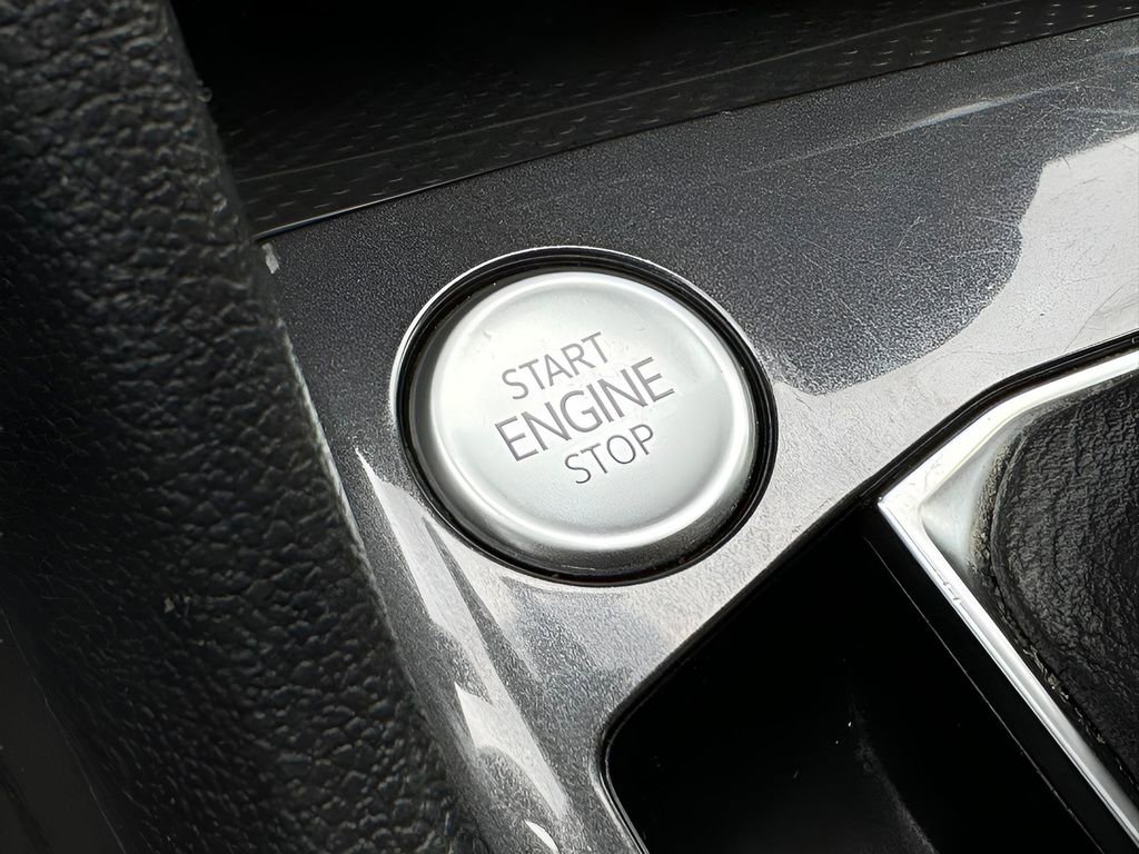 Used 2022 Volkswagen Tiguan SE image 20