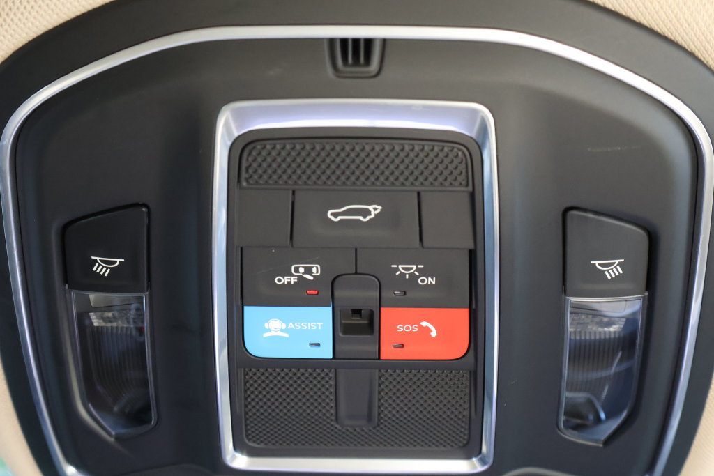 Used 2022 Jeep Grand Cherokee L Limited AWD/4WD image 23