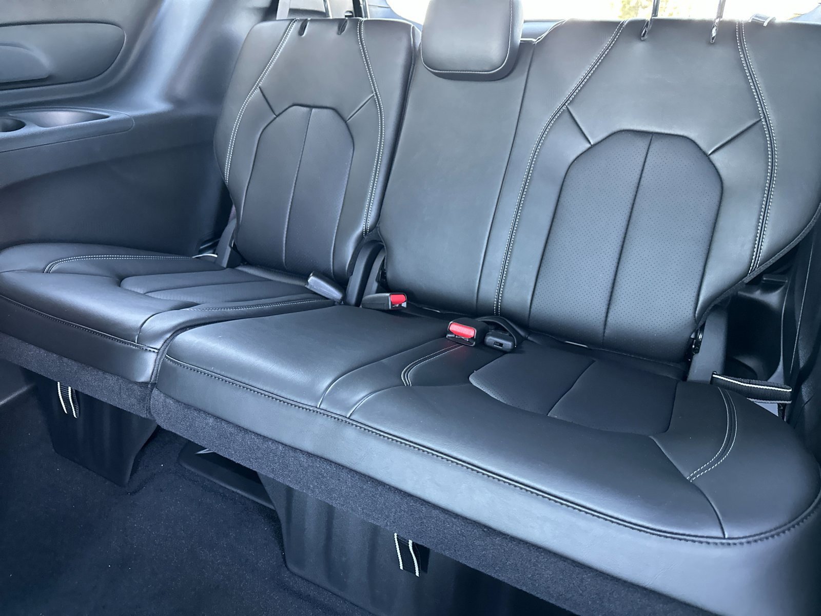 New 2025 Chrysler Voyager LX image 14