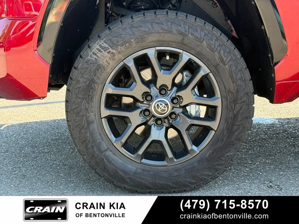 Used 2024 Toyota Tundra Platinum AWD/4WD image 35