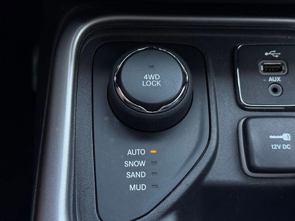 Used 2018 Jeep Compass Latitude w/ Cold Weather Group image 31