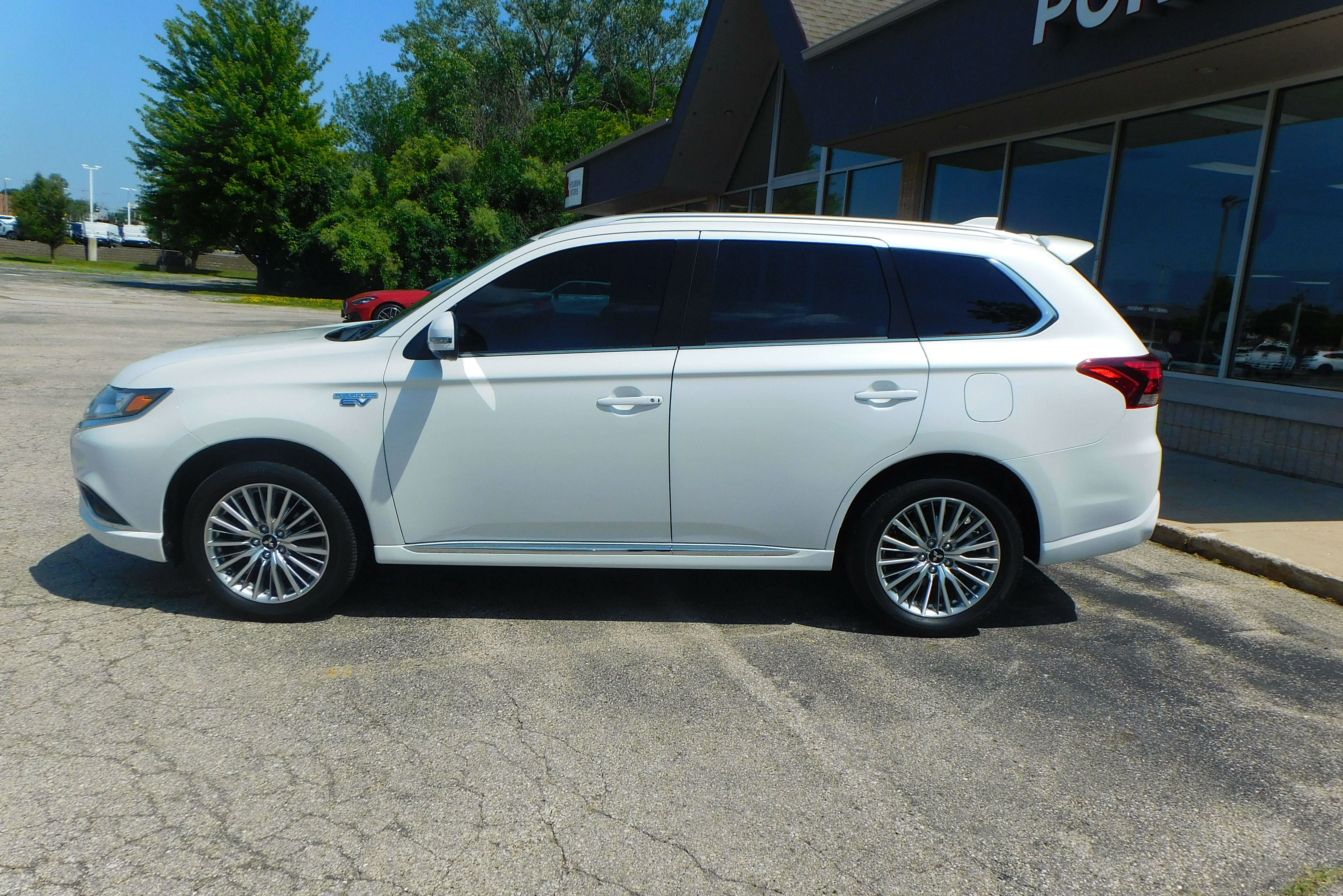 Used 2022 Mitsubishi Outlander SEL image 2