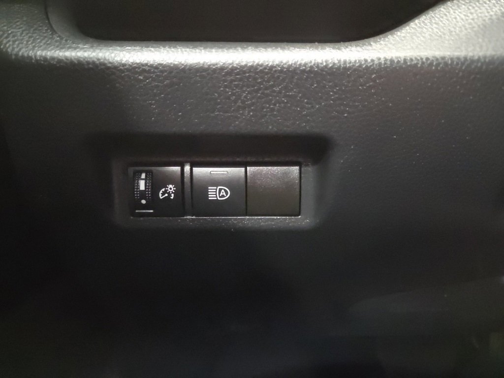 Used 2022 Toyota RAV4 LE image 24