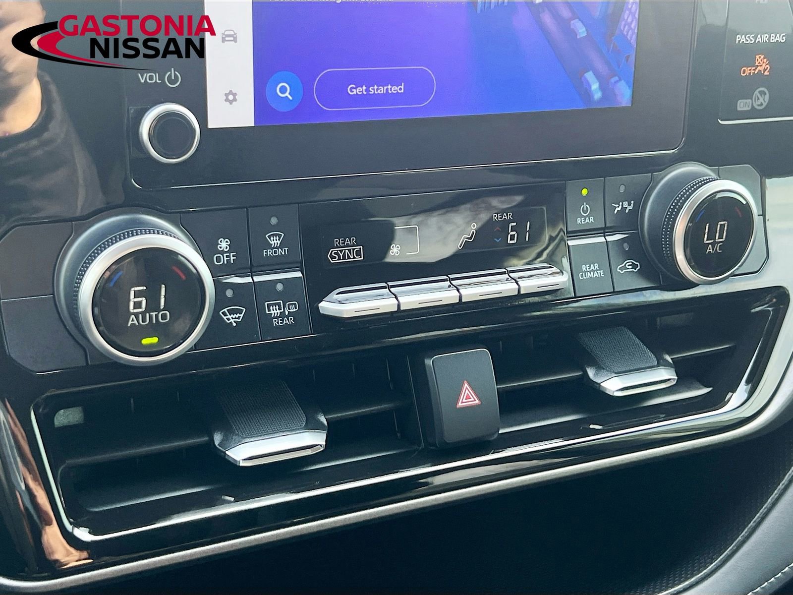 Used 2024 Toyota Highlander LE image 21