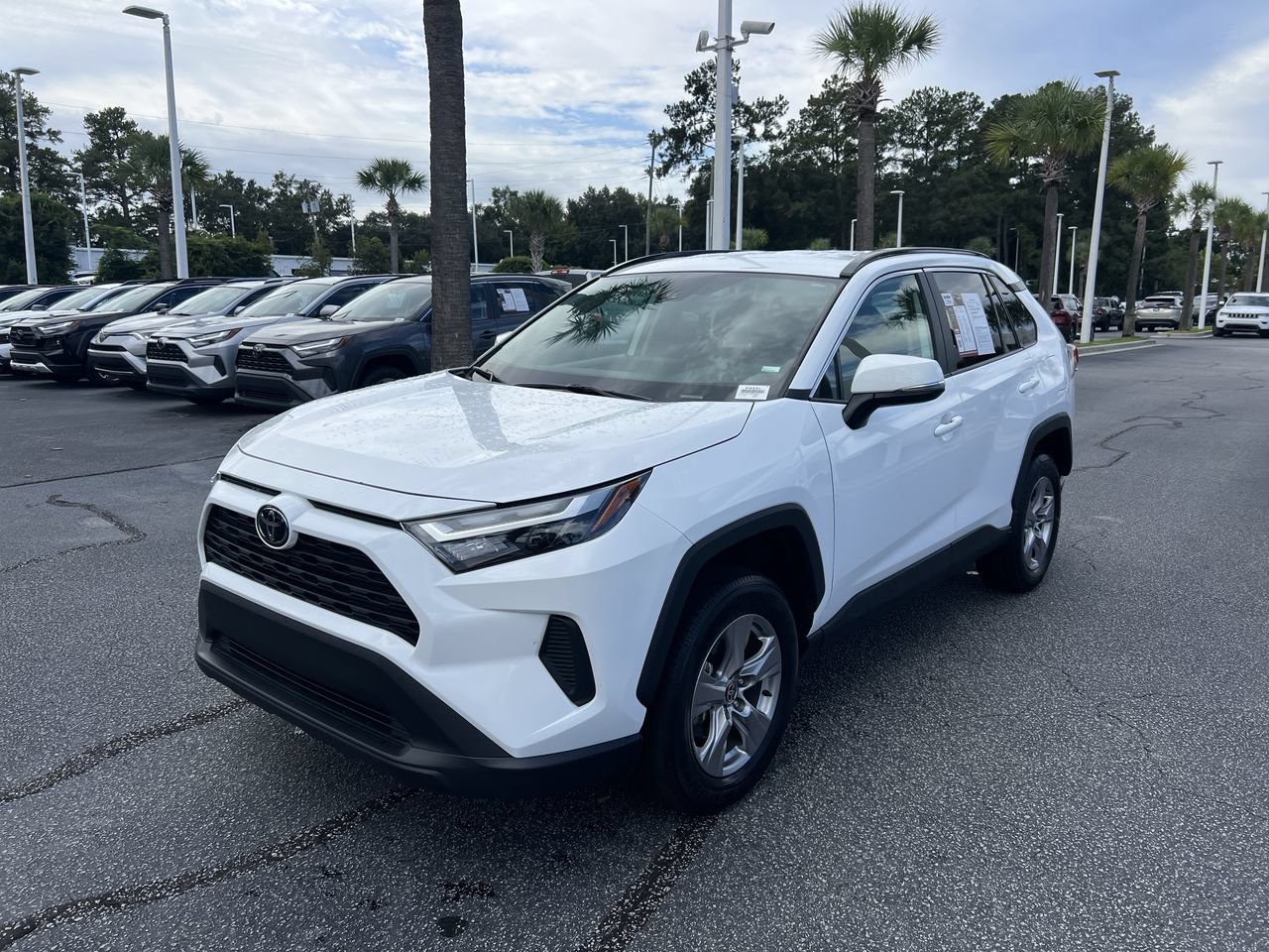 Used 2025 Toyota RAV4 XLE AWD/4WD image 5