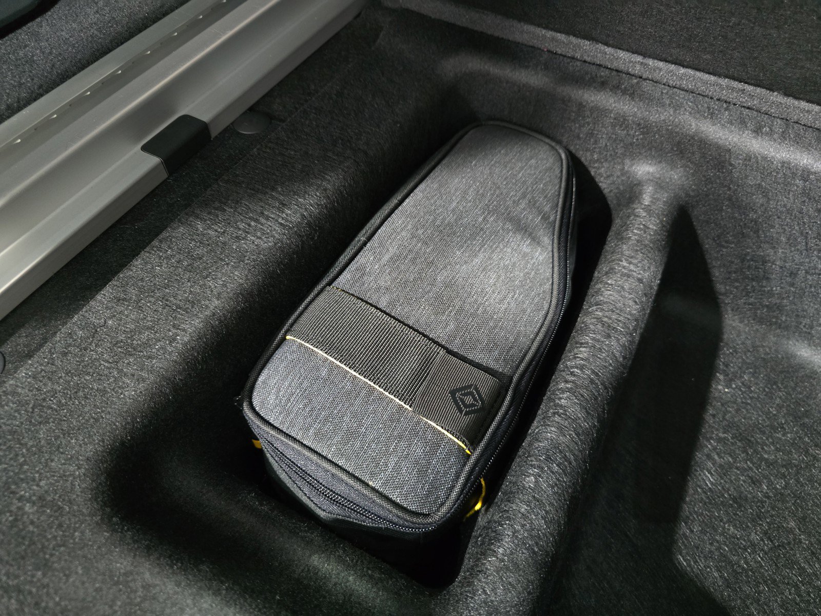 Used 2023 Rivian R1S Adventure image 34