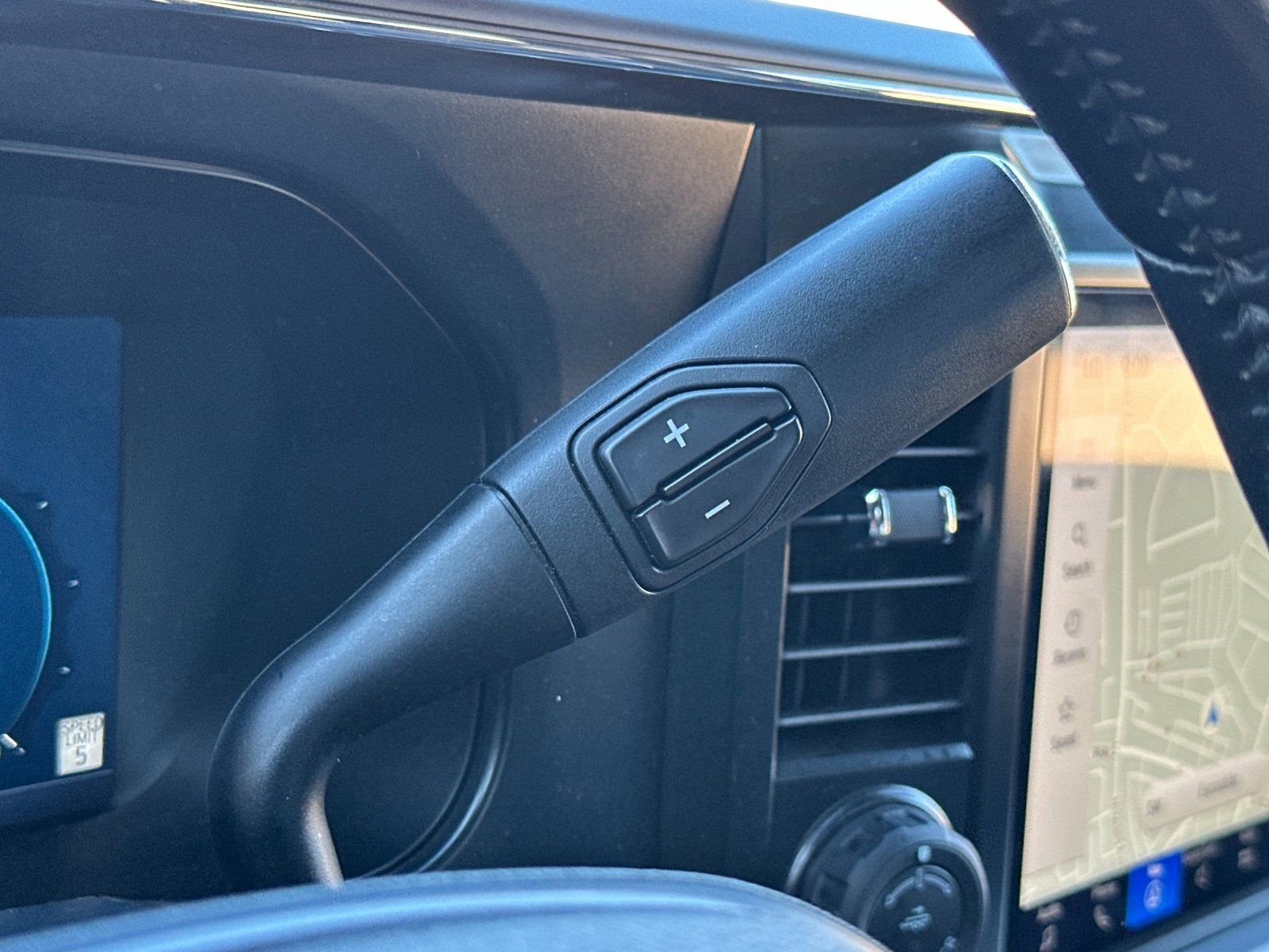 Used 2023 Ford F250 Lariat w/ Lariat Ultimate Package image 26