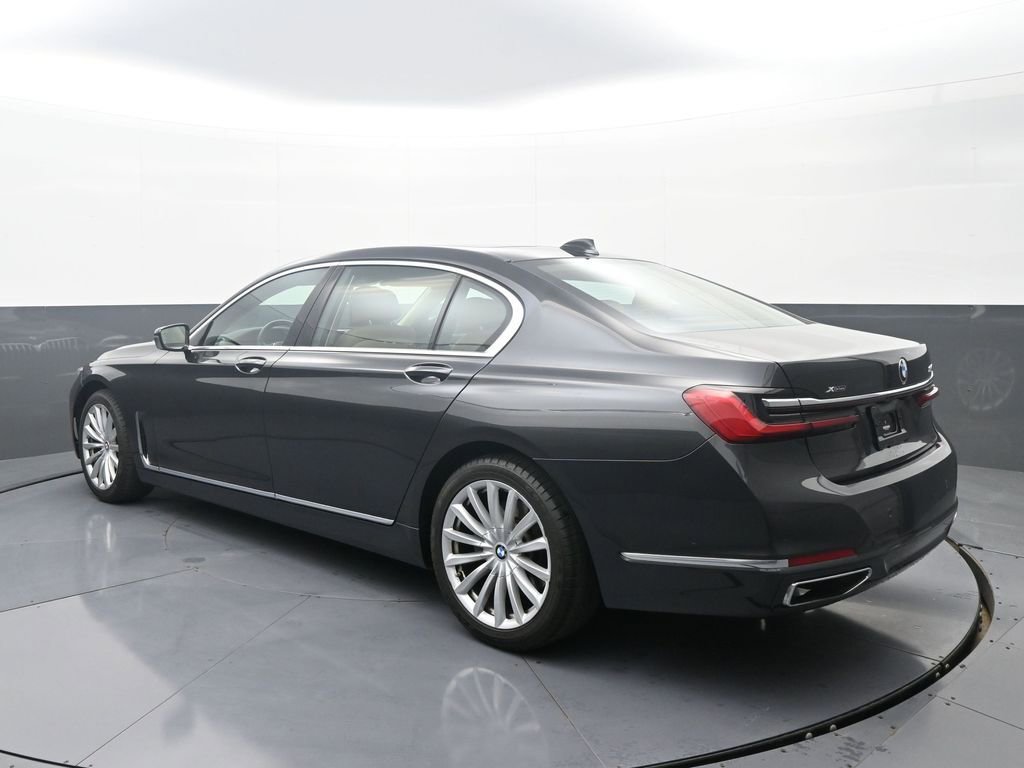Used 2022 BMW 740i xDrive w/ Premium Package image 5