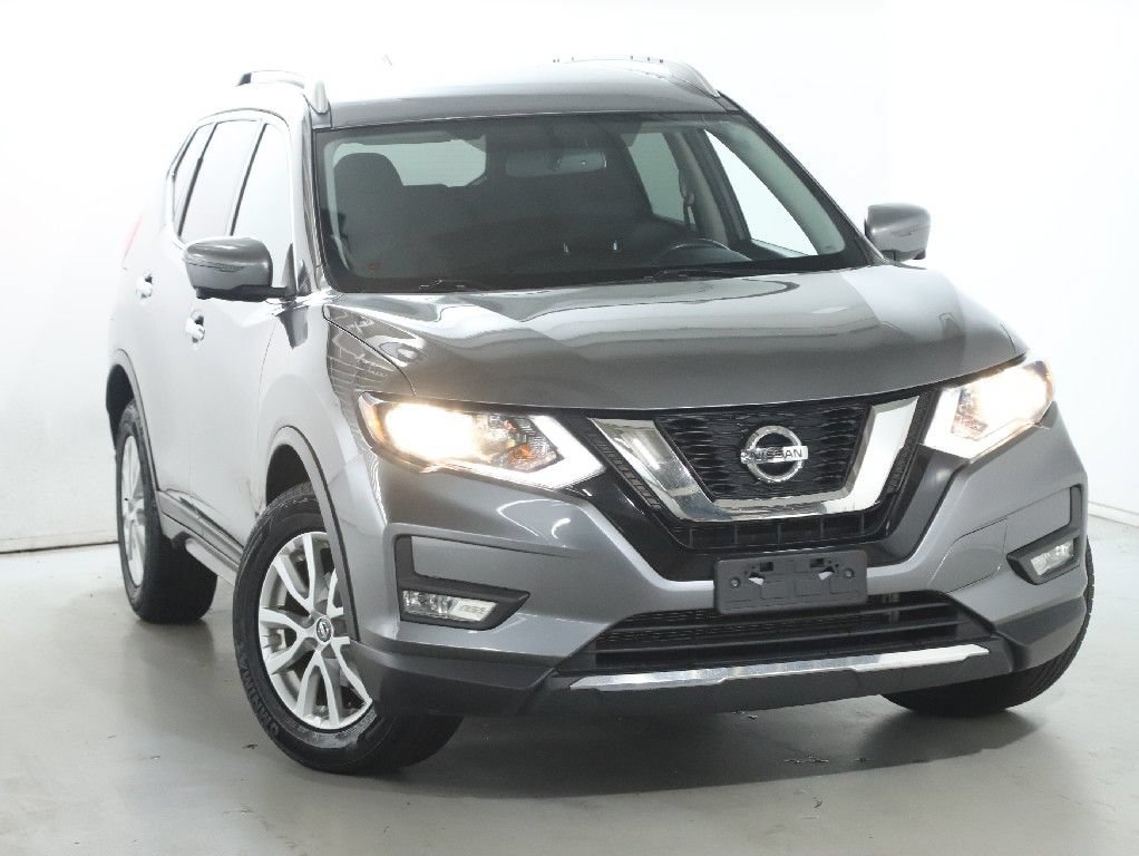 Used 2017 Nissan Rogue SV w/ SV Premium Package AWD/4WD image 2