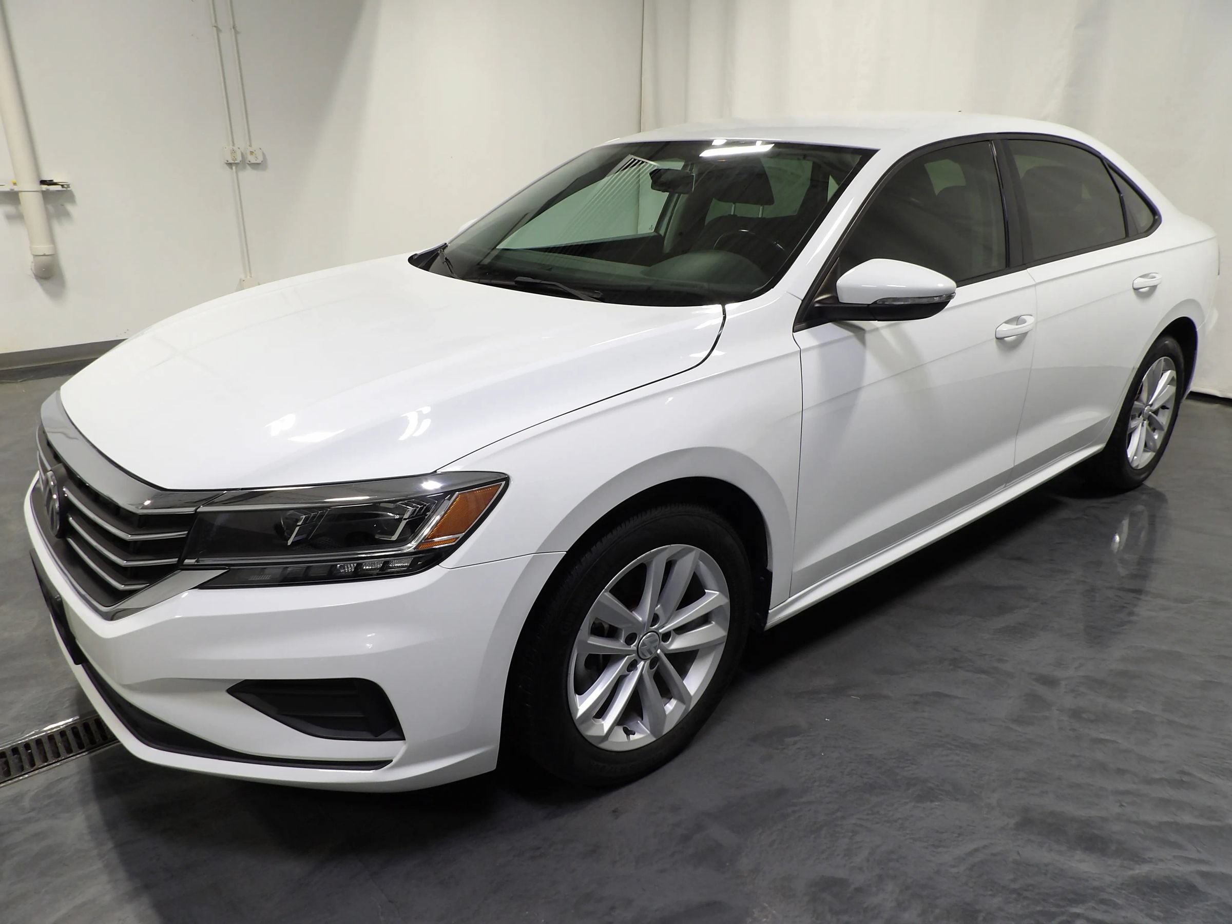 Used 2021 Volkswagen Passat 2.0T S FWD image 3
