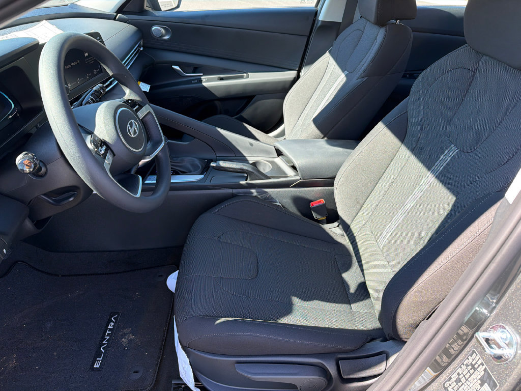 New 2026 Hyundai Elantra SE FWD image 10
