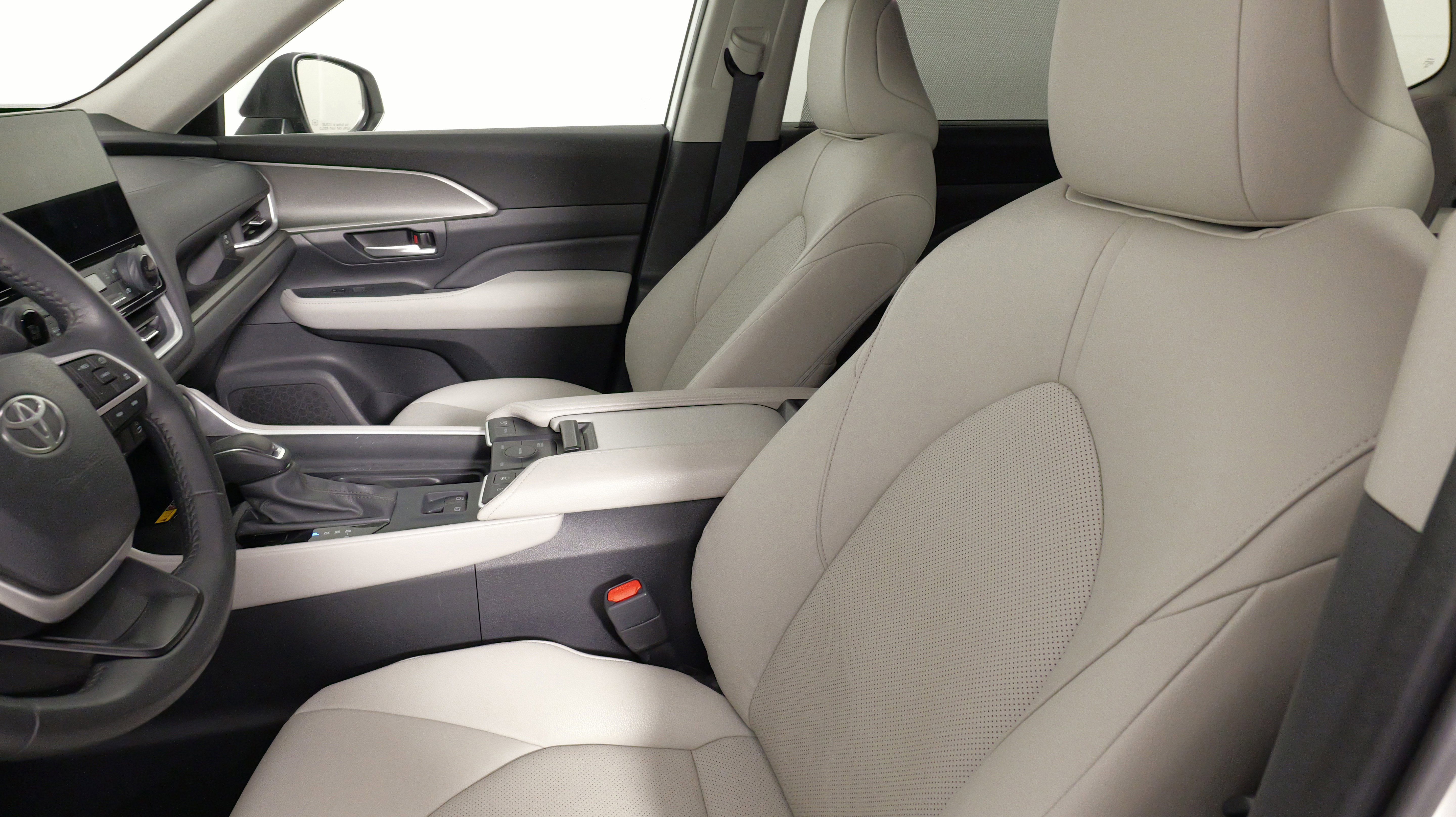 Used 2024 Toyota Grand Highlander XLE image 28