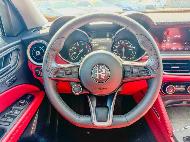 Used 2021 Alfa Romeo Stelvio Ti w/ Nero Edizione image 8