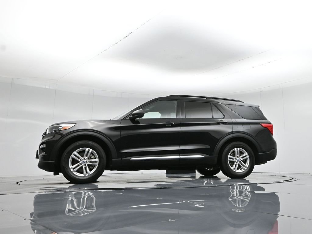 Used 2022 Ford Explorer XLT w/ Equipment Group 202A image 56