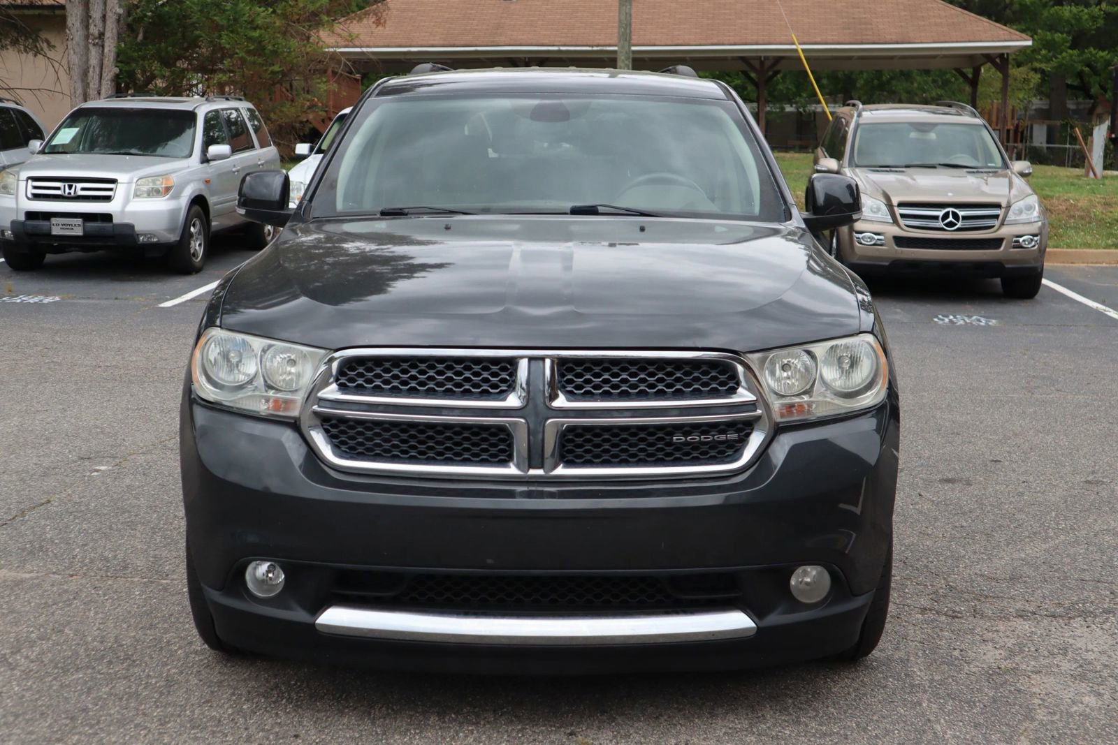 Used 2011 Dodge Durango Crew w/ Trailer Tow Group IV RWD image 2