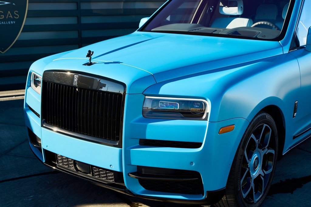 Used 2022 Rolls-Royce Cullinan Black Badge w/ Dark Exterior Package image 7