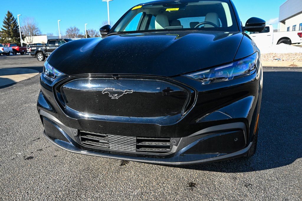 Certified 2025 Ford Mustang Mach-E Premium image 11