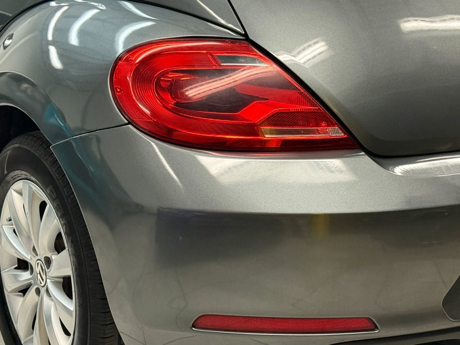 Used 2013 Volkswagen Beetle 2.5 image 12