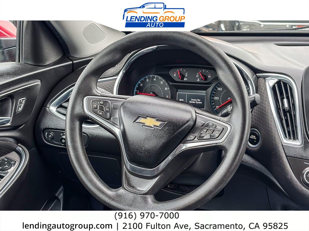 Used 2017 Chevrolet Malibu LT FWD image 14