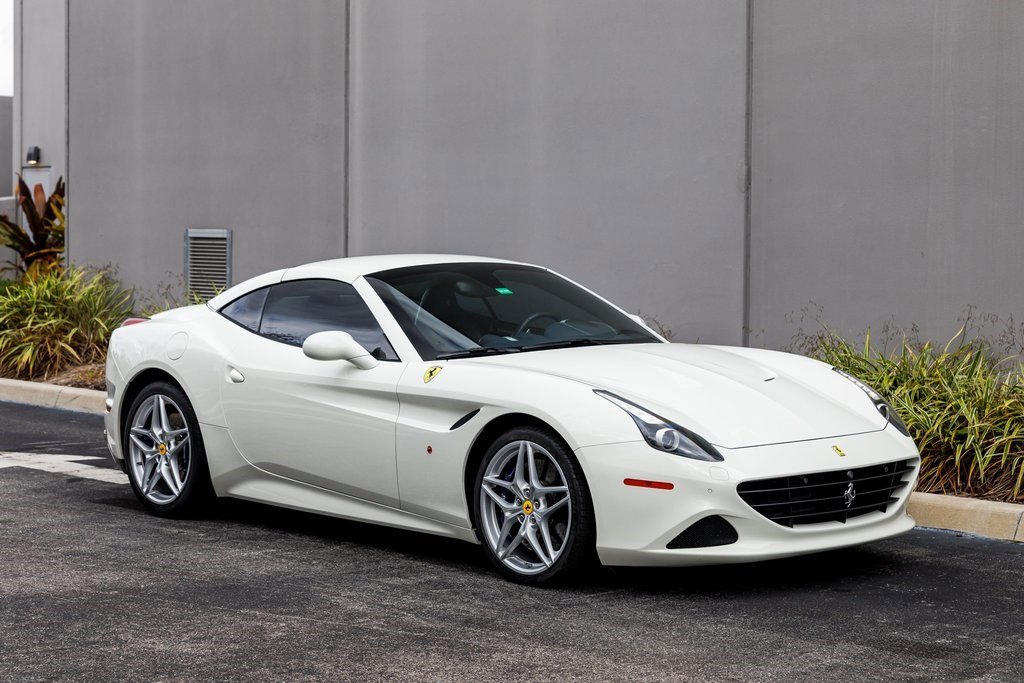 Used 2016 Ferrari California T image 7