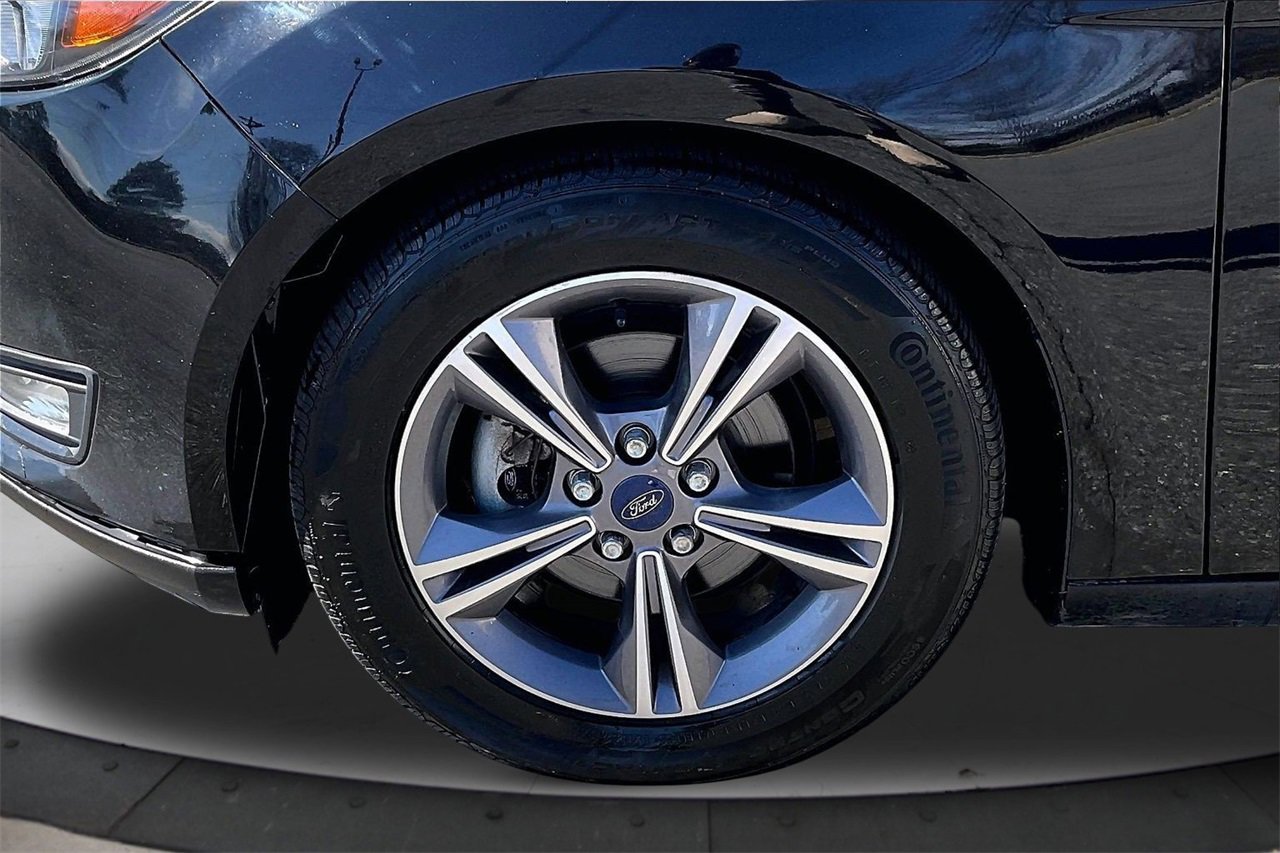 Used 2018 Ford Focus SE w/ SE Appearance Package image 30