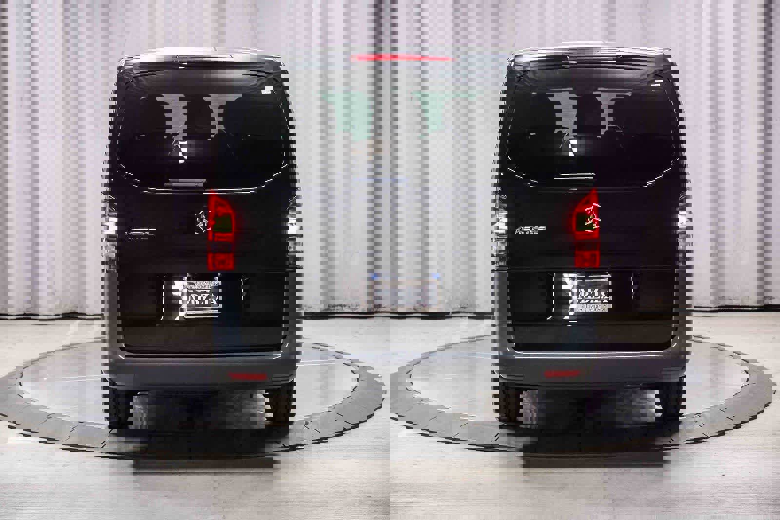 Used 2023 Mercedes-Benz Metris Passenger image 3